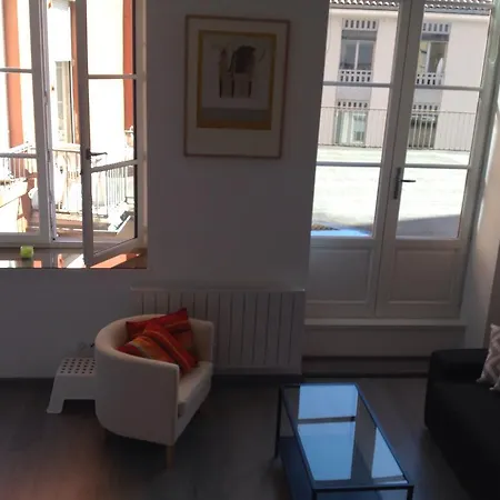 Au Coeur De *